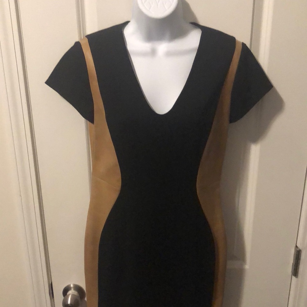 Diane von Furstenburg Leather/Blk Short dress♥️ - Picture 2 of 6
